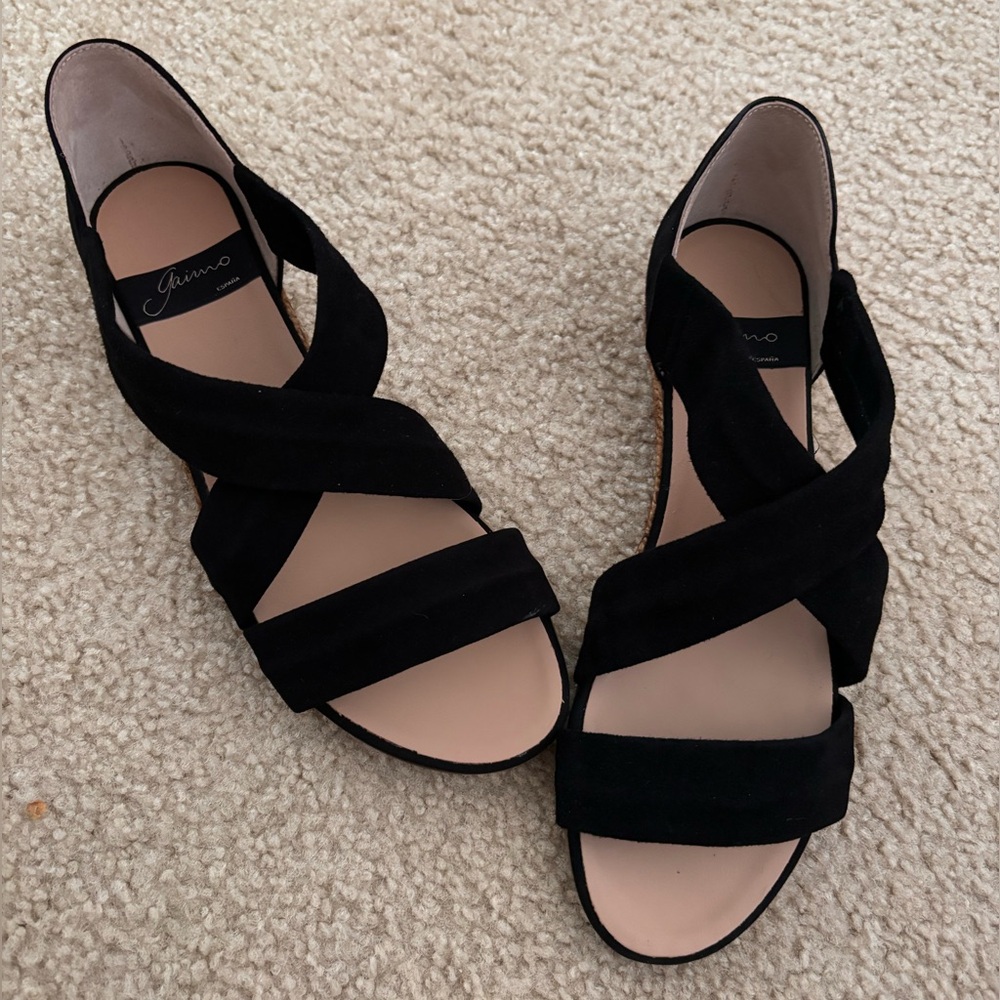 Gaimo Women’s Black Sandal size 8.5